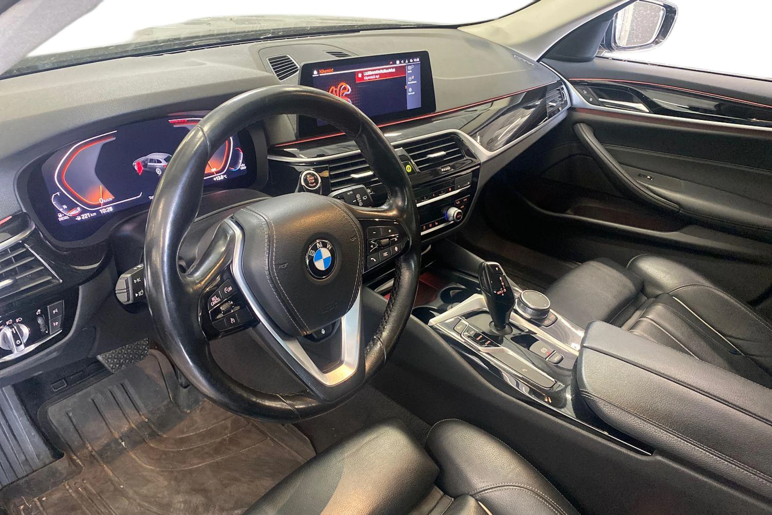 Musta BMW 520 2020 kuva 3.