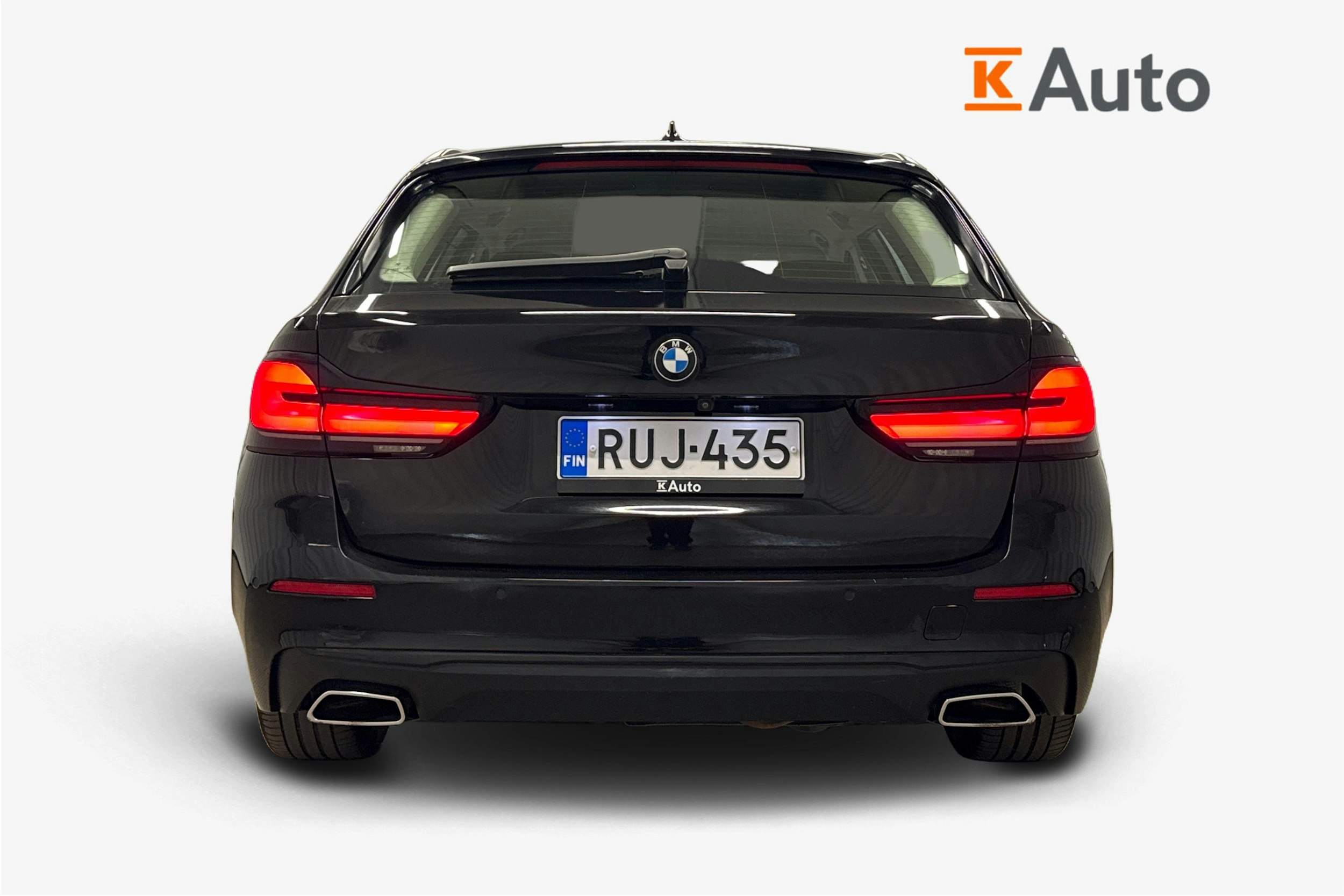 musta BMW 520 2020 kuva 3.