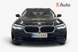 musta BMW 520 2020 kuva 5.