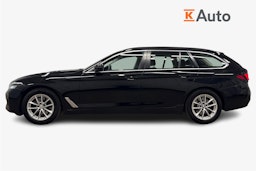 musta BMW 520 2020 kuva 6.