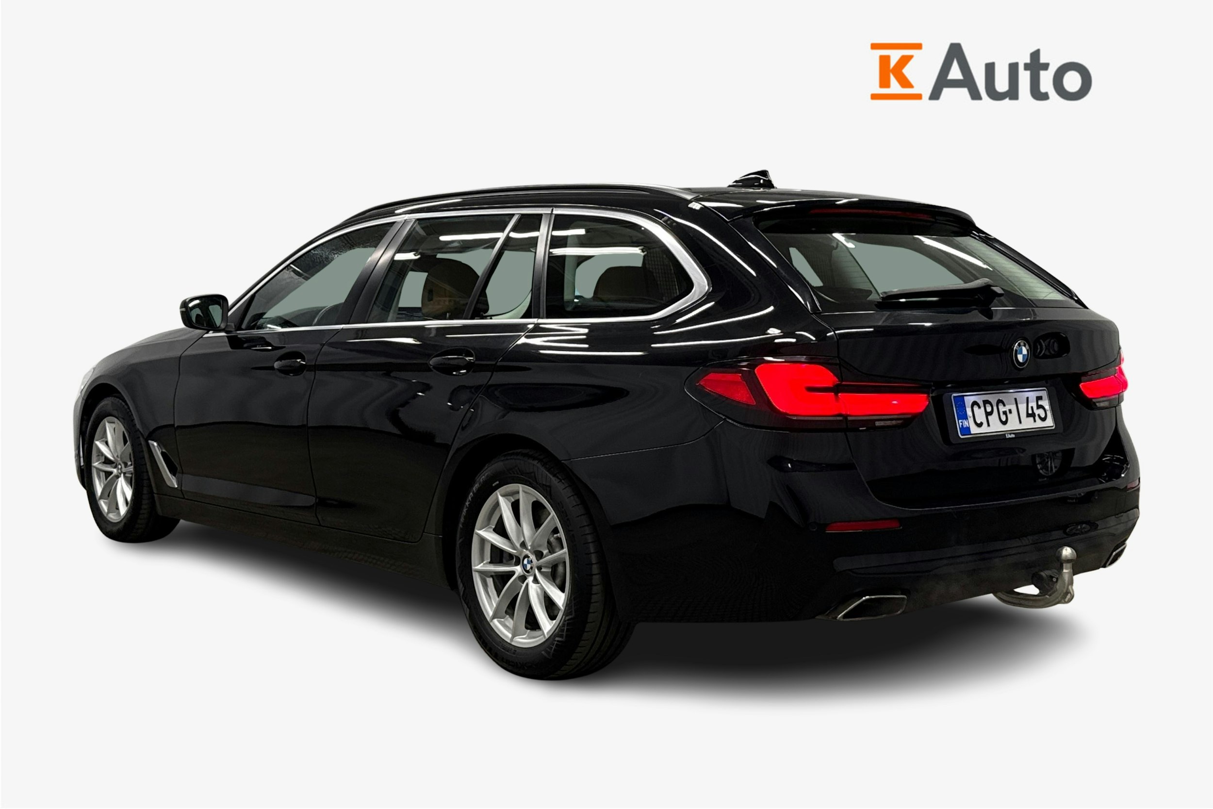 musta BMW 520 2021 kuva 2.