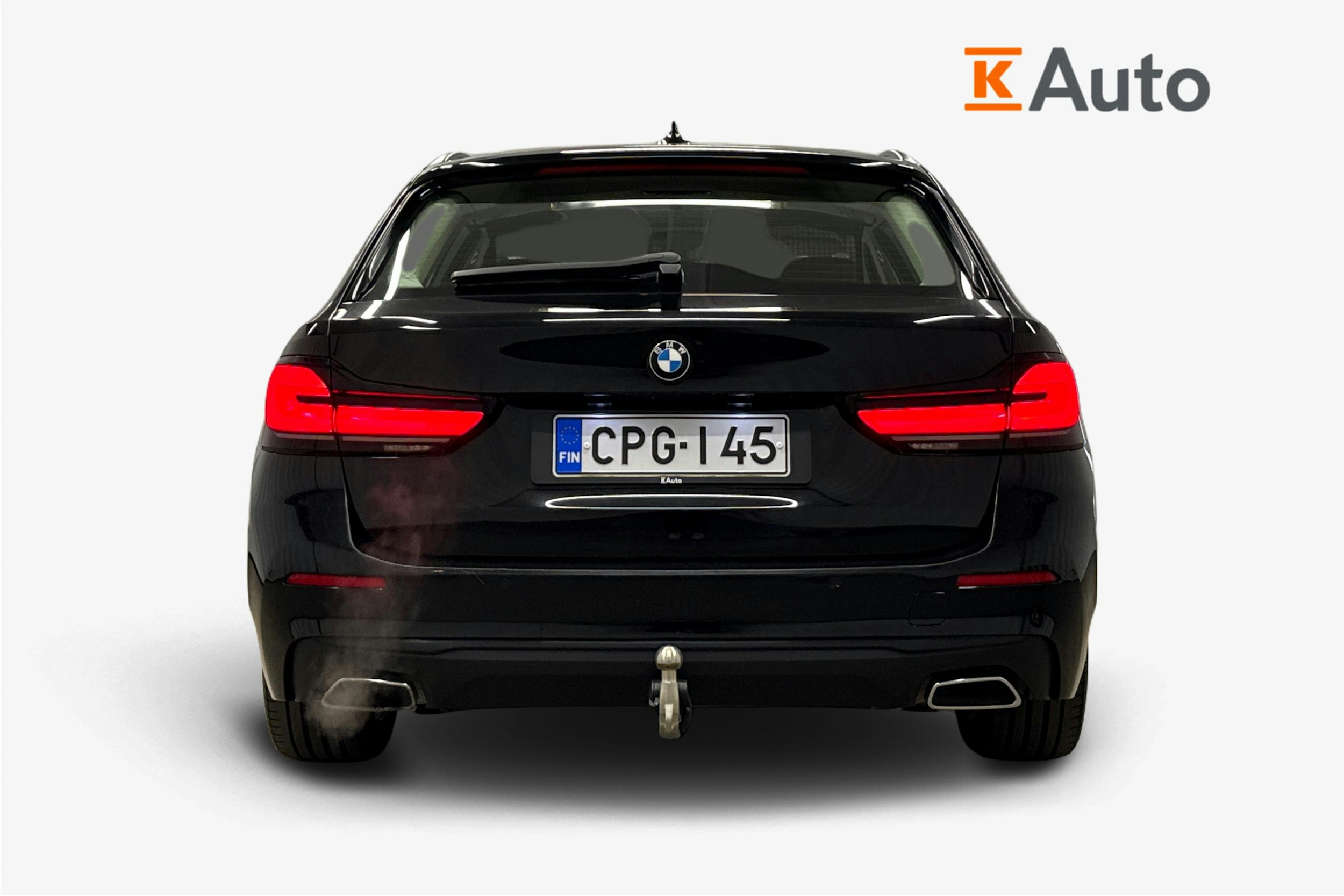 musta BMW 520 2021 kuva 3.