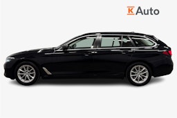 musta BMW 520 2021 kuva 6.