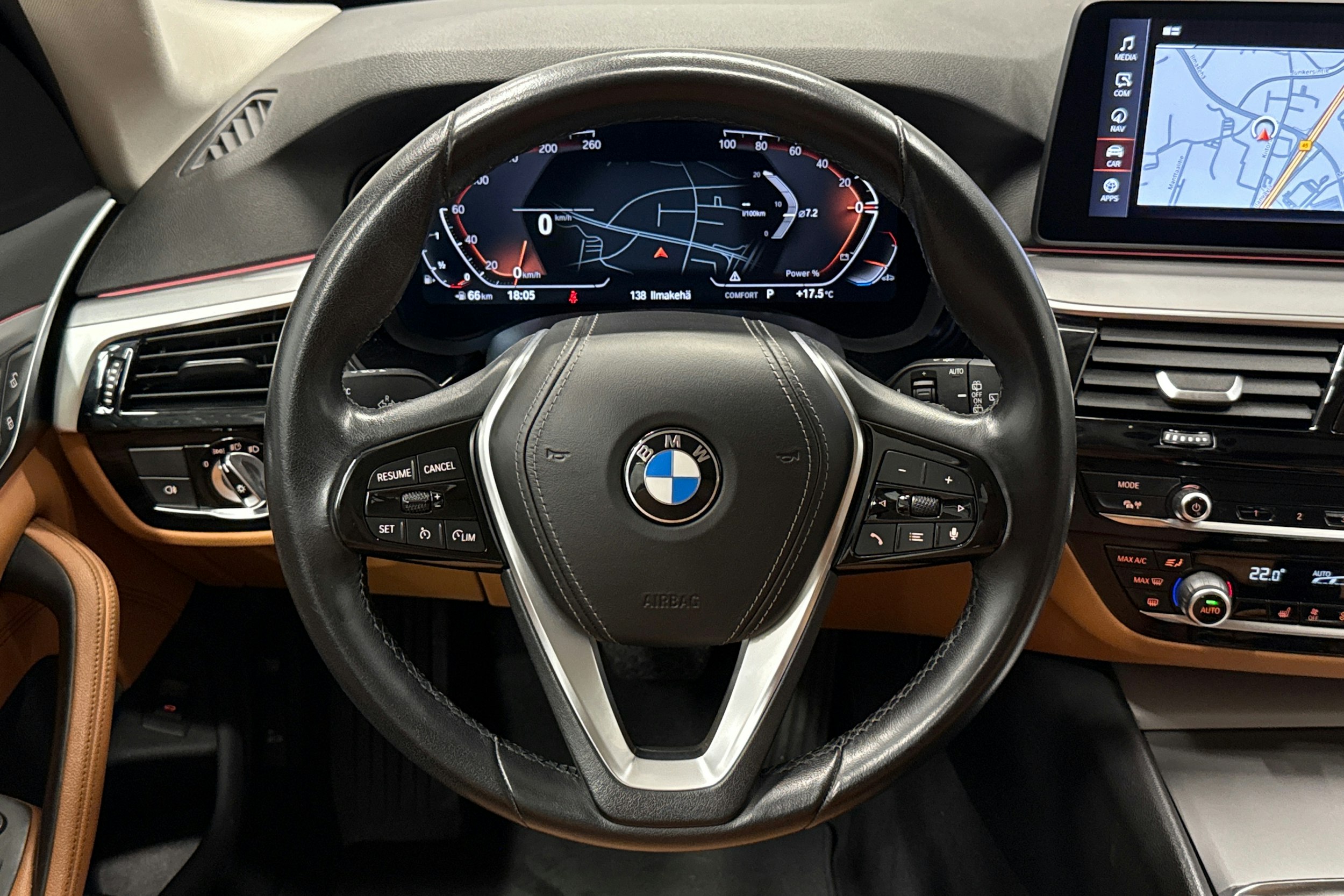 musta BMW 520 2021 kuva 14.