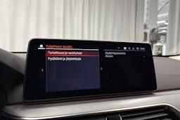 musta BMW 520 2021 kuva 20.