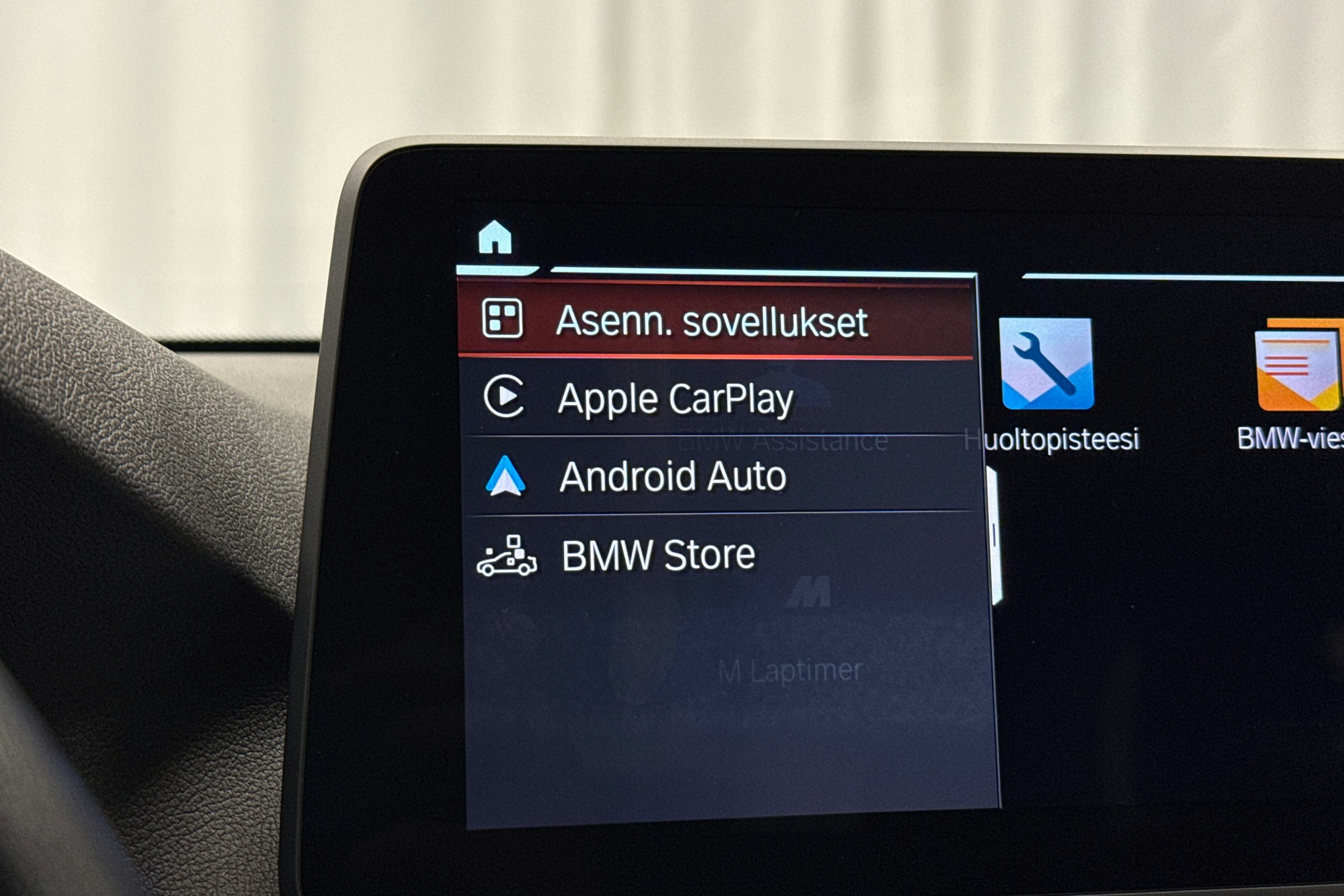 musta BMW 520 2021 kuva 23.