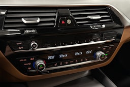 musta BMW 520 2021 kuva 24.
