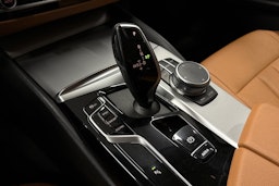 musta BMW 520 2021 kuva 25.