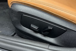 musta BMW 520 2021 kuva 27.