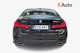 Musta BMW 520 2022 kuva 3.