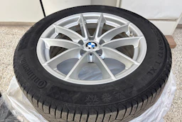 Musta BMW 520 2022 kuva 11.