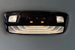 Musta BMW 520 2022 kuva 14.