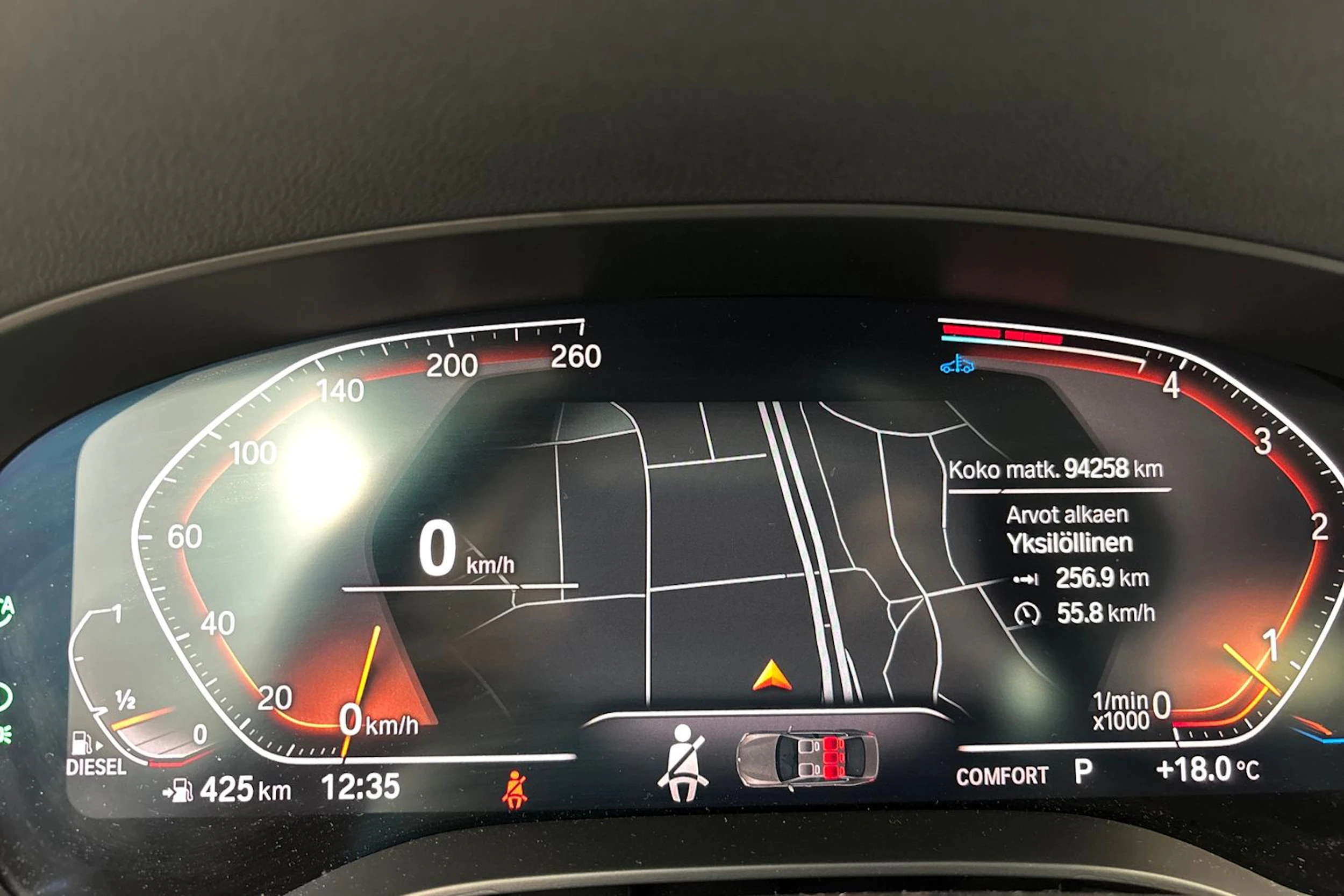 Musta BMW 520 2022 kuva 18.