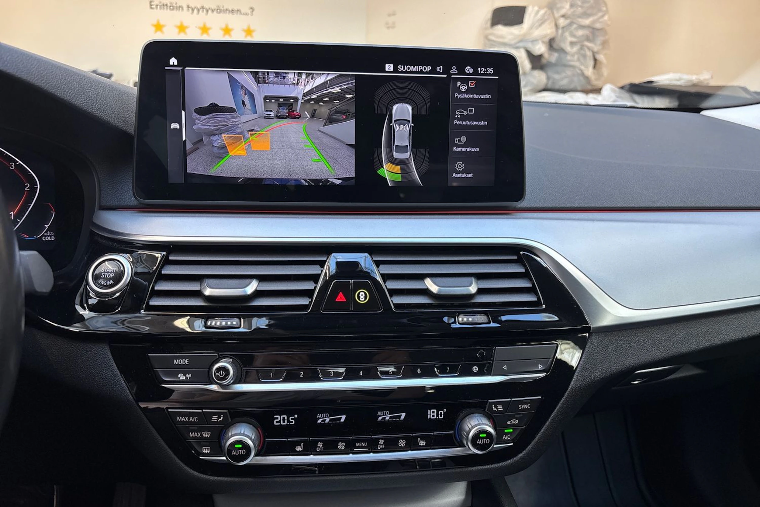 Musta BMW 520 2022 kuva 20.