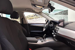 Musta BMW 520 2022 kuva 23.