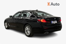 musta BMW 520 2021 kuva 2.
