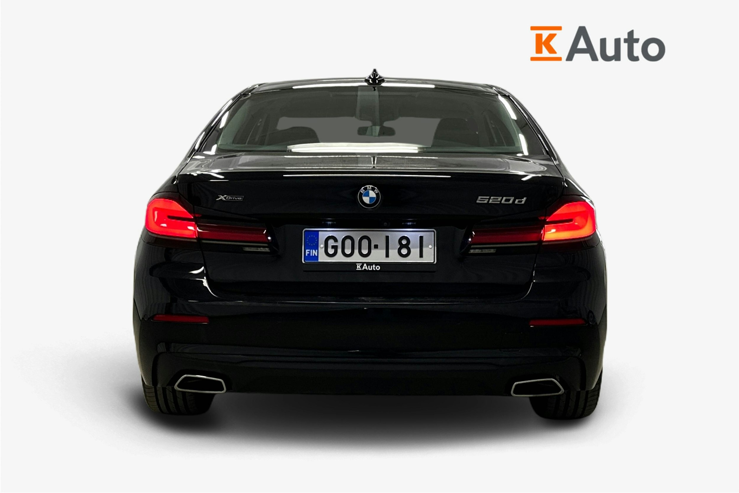 musta BMW 520 2021 kuva 3.