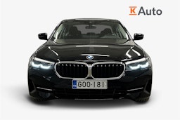 musta BMW 520 2021 kuva 5.