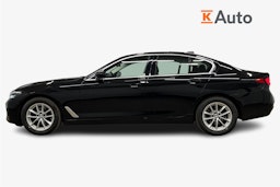 musta BMW 520 2021 kuva 6.