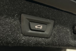 musta BMW 520 2021 kuva 15.