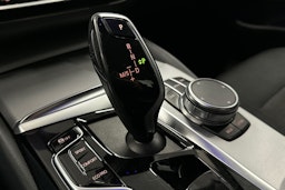 musta BMW 520 2021 kuva 29.