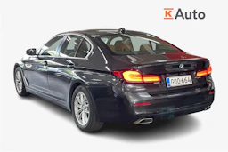 Harmaa BMW 520 2021 kuva 2.