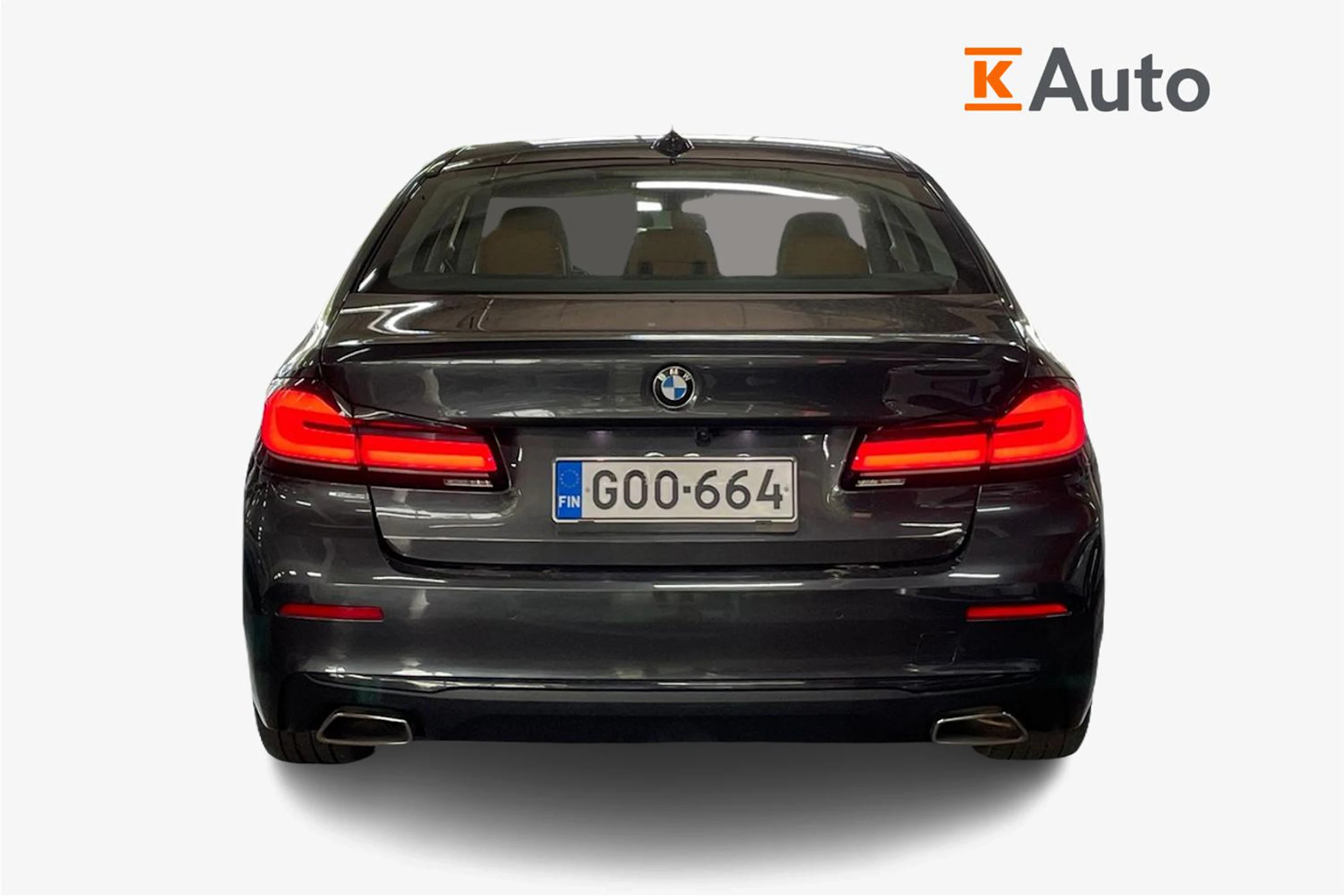 Harmaa BMW 520 2021 kuva 3.
