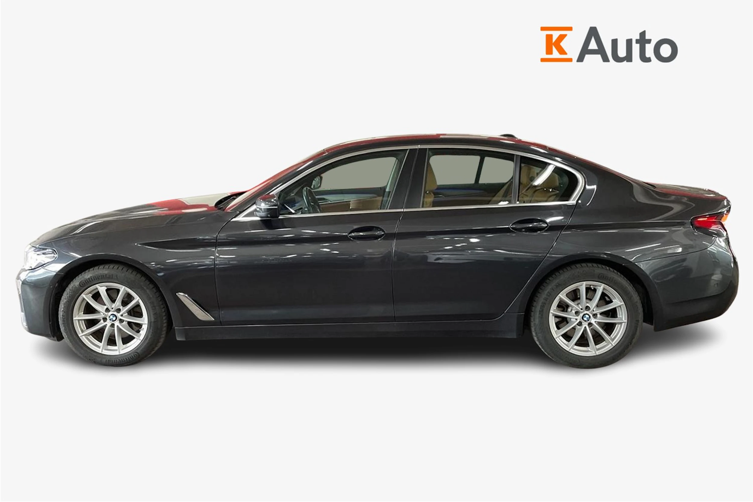 Harmaa BMW 520 2021 kuva 5.