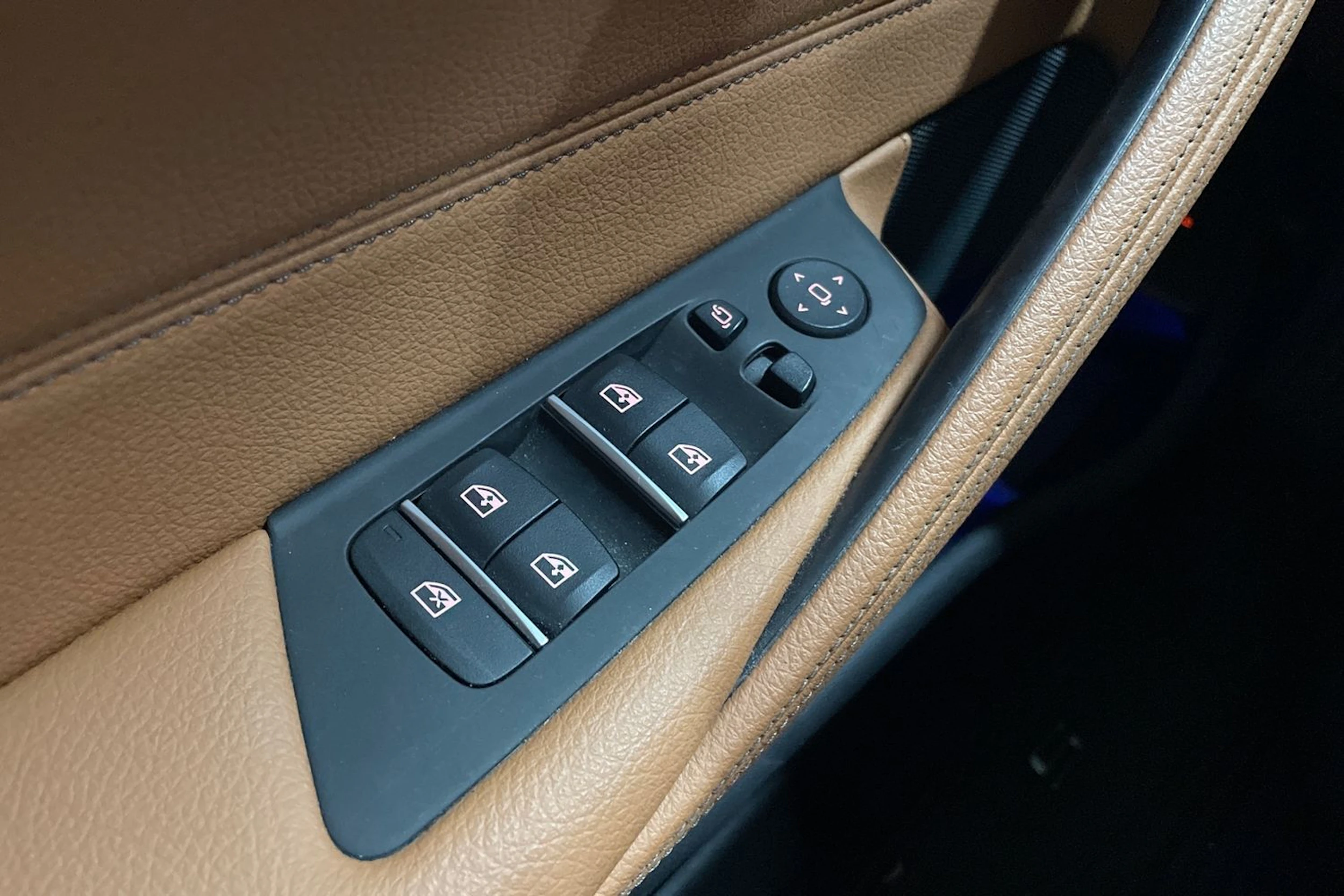 Harmaa BMW 520 2021 kuva 24.