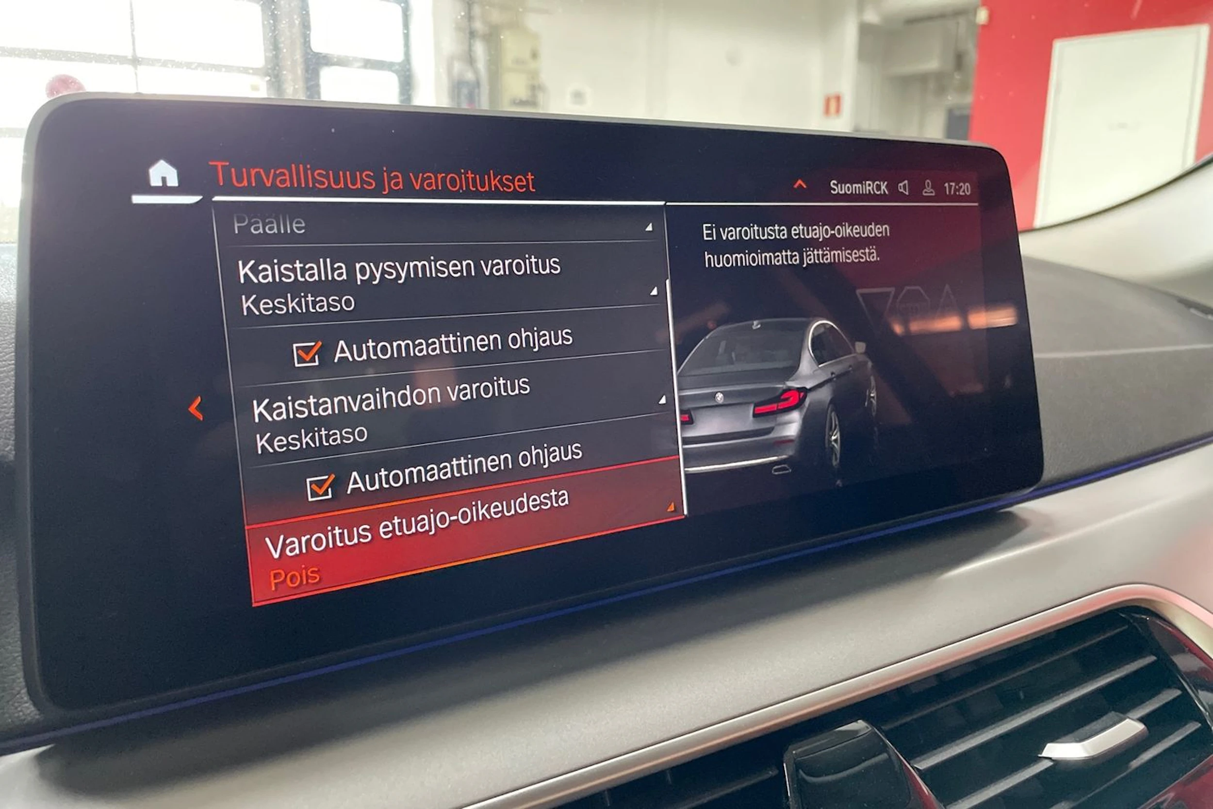 Harmaa BMW 520 2021 kuva 26.