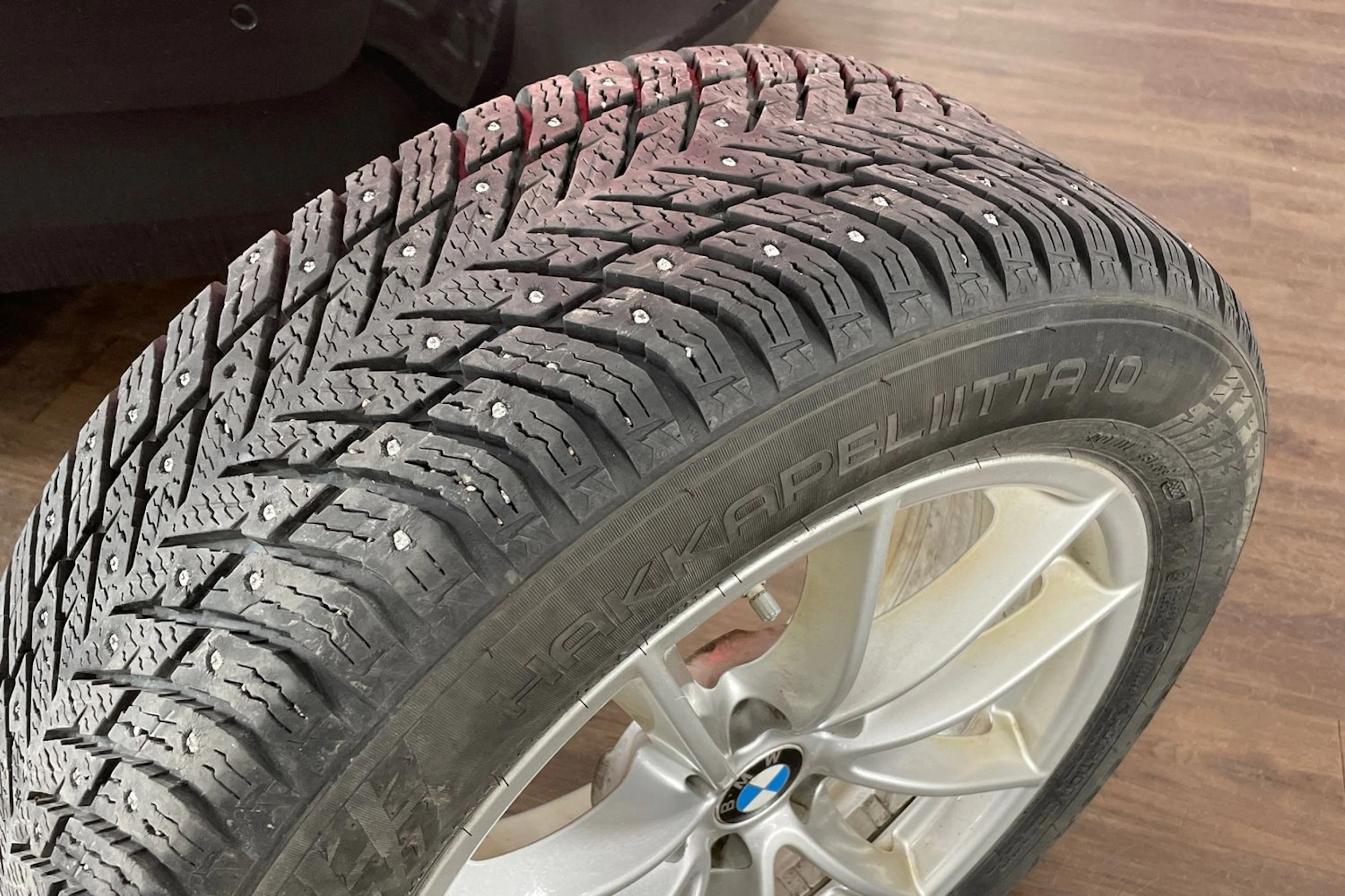 Harmaa BMW 520 2021 kuva 30.