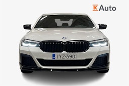 valkoinen BMW 520 2021 kuva 5.