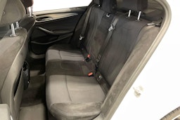 valkoinen BMW 520 2021 kuva 10.