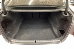 valkoinen BMW 520 2021 kuva 14.