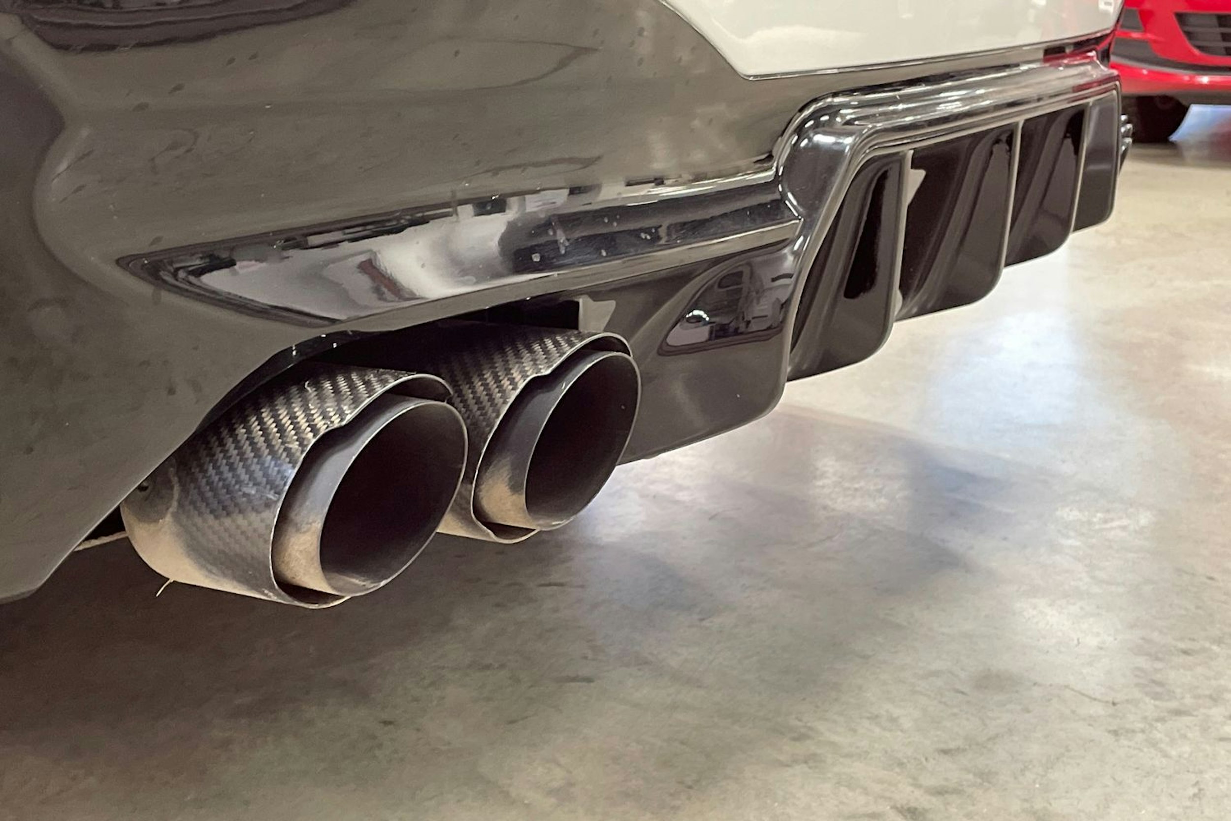 valkoinen BMW 520 2021 kuva 15.