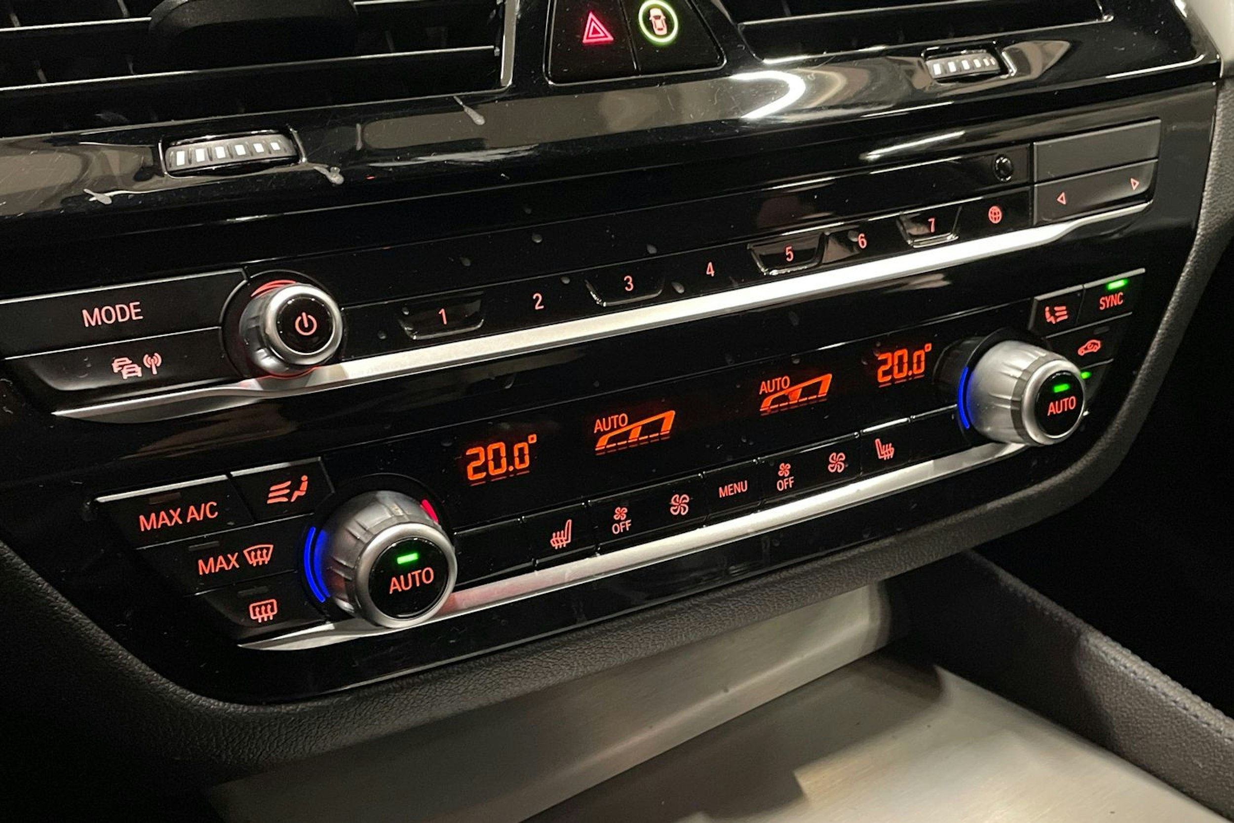 valkoinen BMW 520 2021 kuva 21.