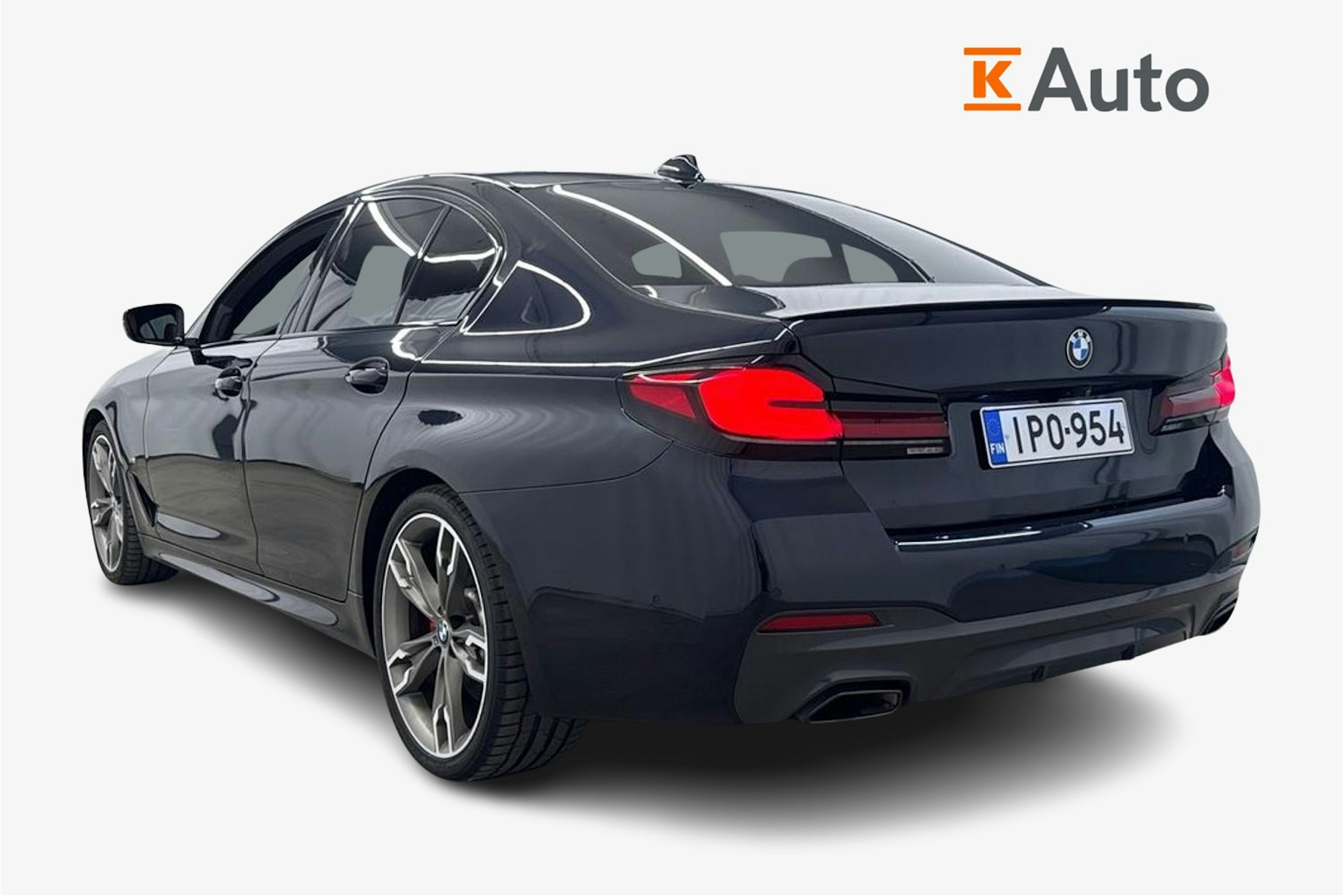 sininen BMW 520 2022 kuva 2.