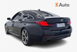 sininen BMW 520 2022 kuva 2.