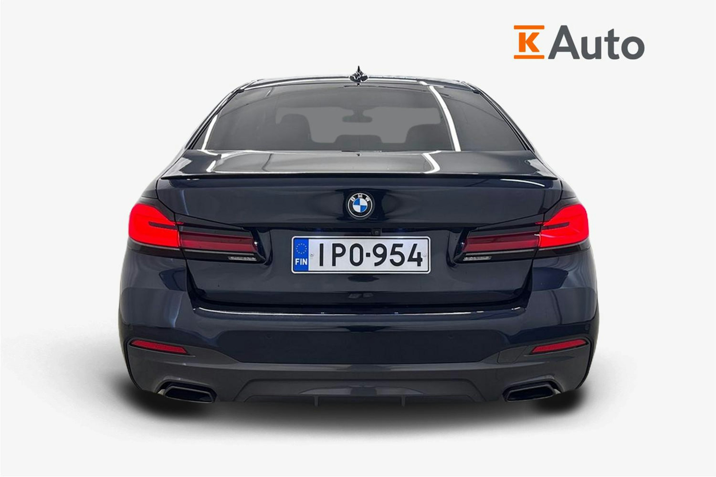 sininen BMW 520 2022 kuva 3.
