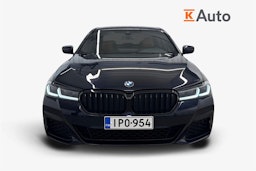 sininen BMW 520 2022 kuva 5.