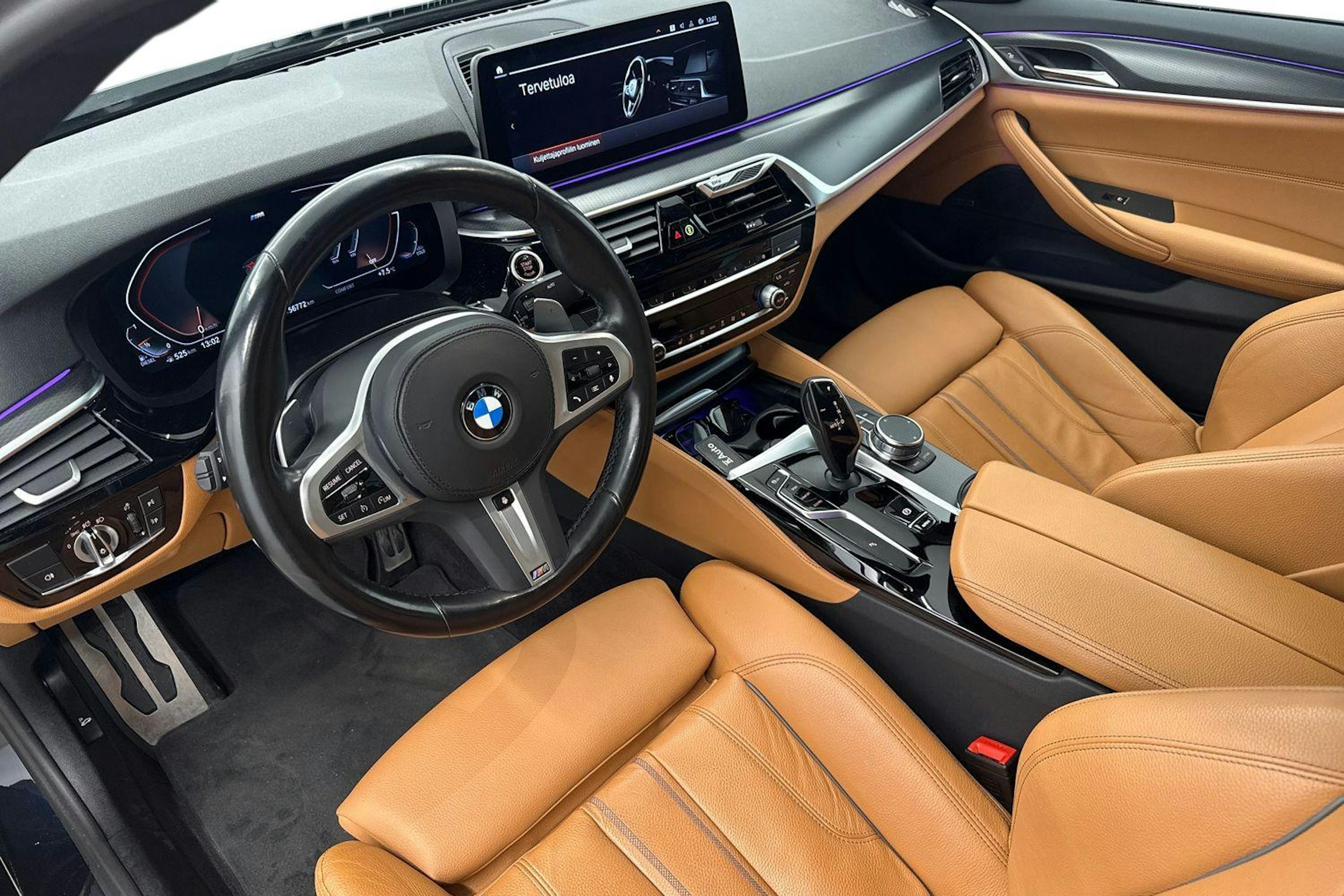 sininen BMW 520 2022 kuva 7.