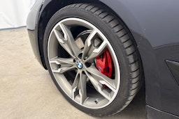 sininen BMW 520 2022 kuva 11.