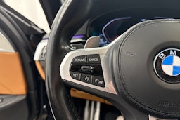 sininen BMW 520 2022 kuva 16.