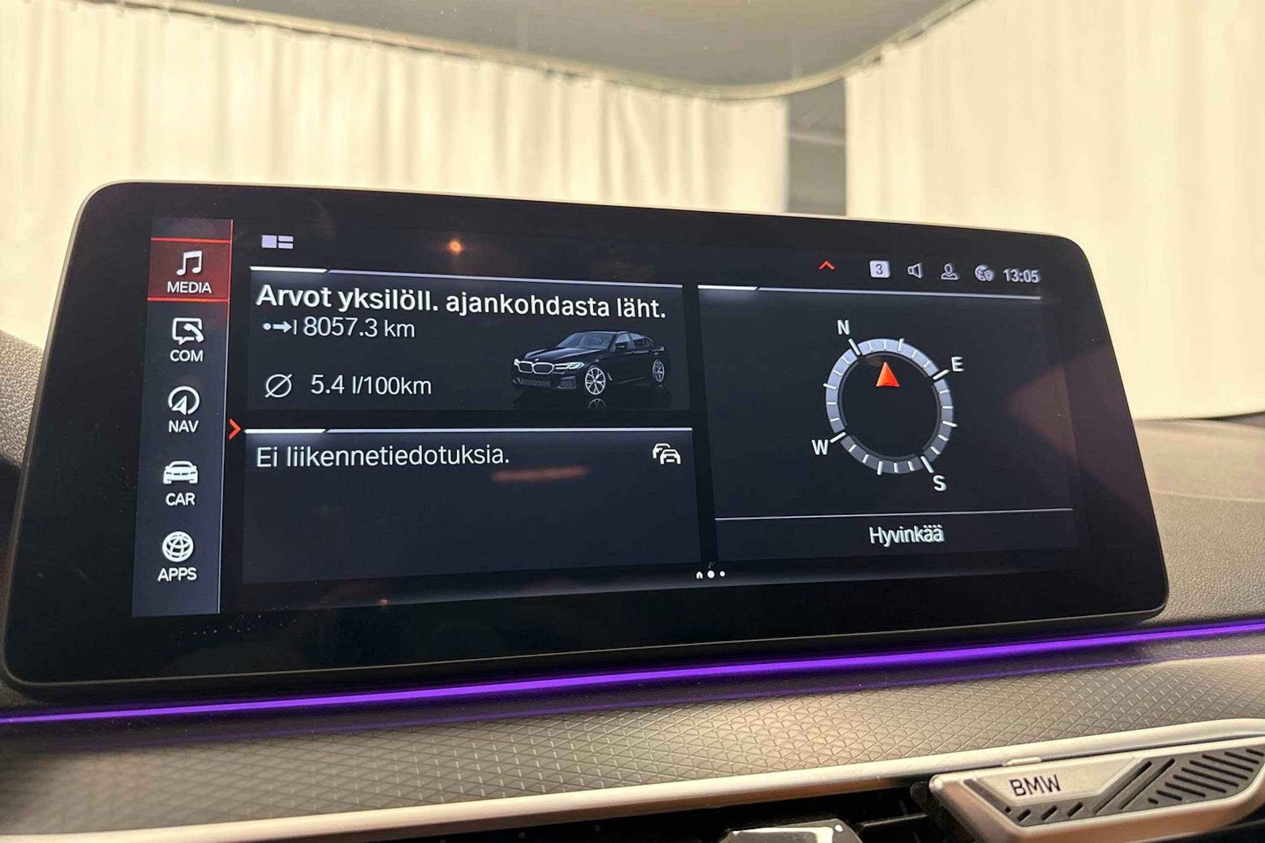 sininen BMW 520 2022 kuva 22.