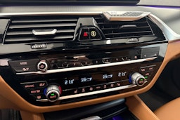 sininen BMW 520 2022 kuva 29.