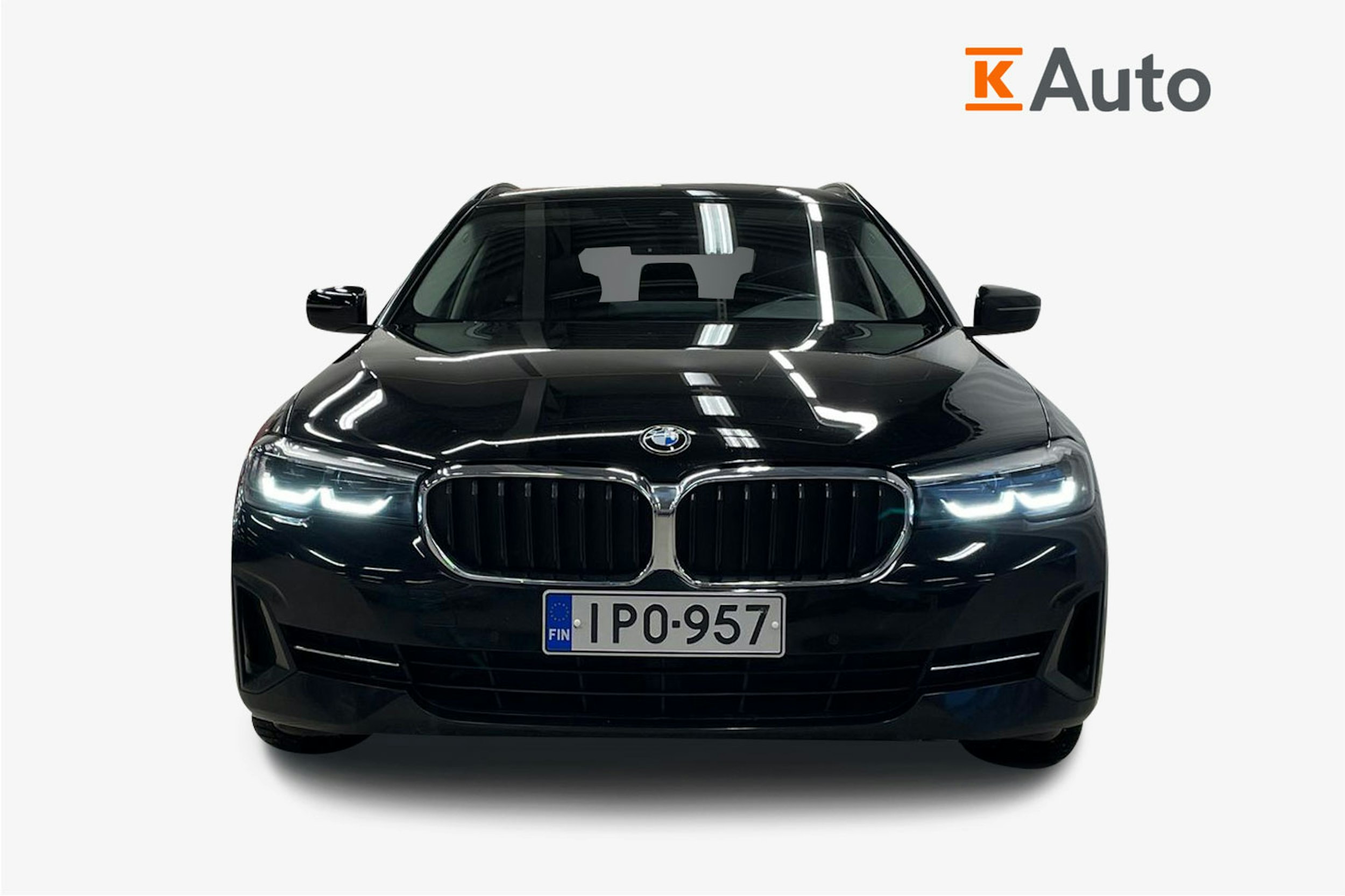 Musta BMW 520 2023 kuva 5.
