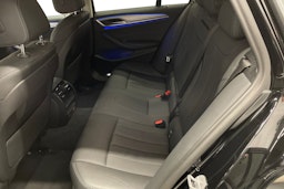 Musta BMW 520 2023 kuva 10.