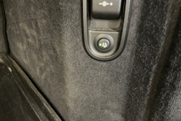 Musta BMW 520 2023 kuva 24.