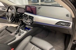 Musta BMW 520 2023 kuva 27.