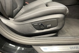 Musta BMW 520 2023 kuva 29.